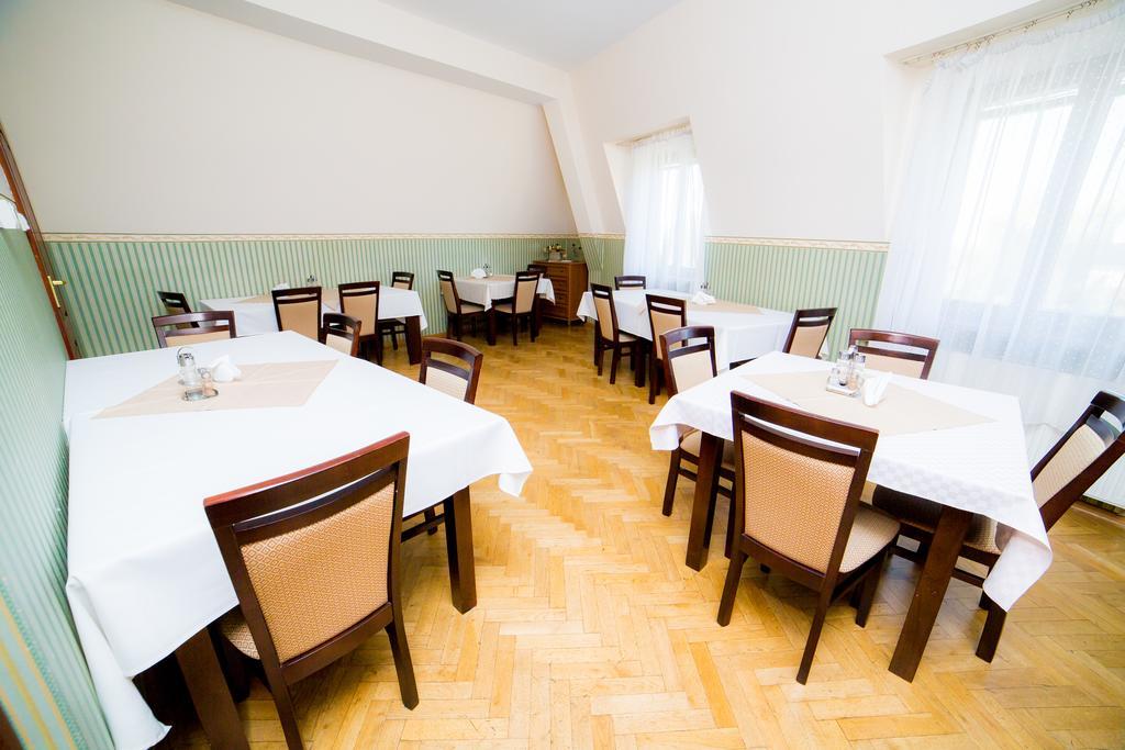 Zajazd Polonez Rzeszów Esterno foto